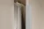 Hexa-aluminium-uchwyty-zamontowany-do-szafy.webp